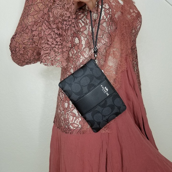 NWT COACH SIGNATURE PVC LEATHER BLACK WRISLET - Picture 2 of 6